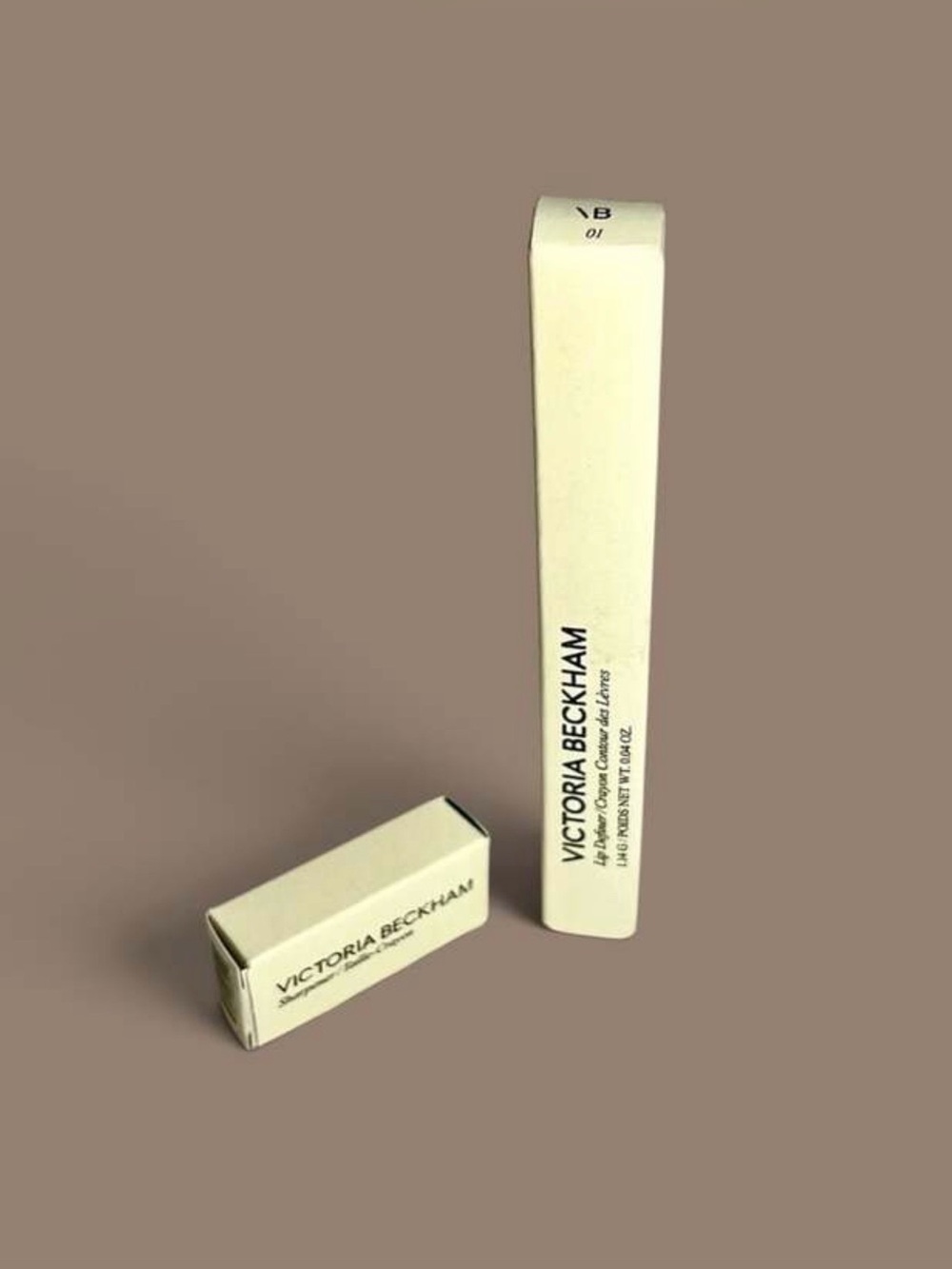 Victoria Beckham Lip Definer Color No 01 with VB Sharpener!